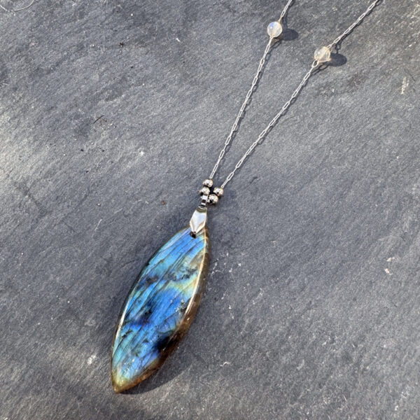 collier labradorite femme belle de lune