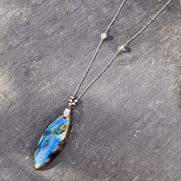 collier labradorite femme belle de lune