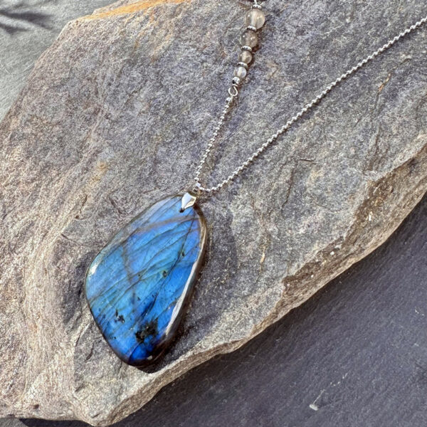 collier labradorite femme belle de lune