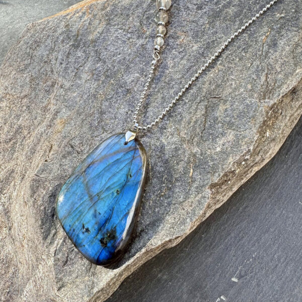 collier labradorite femme belle de lune