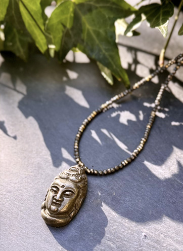 collier pyrite bouddha belle de lune