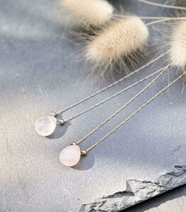 collier en quartz rose pierre naturelle Belle de lune